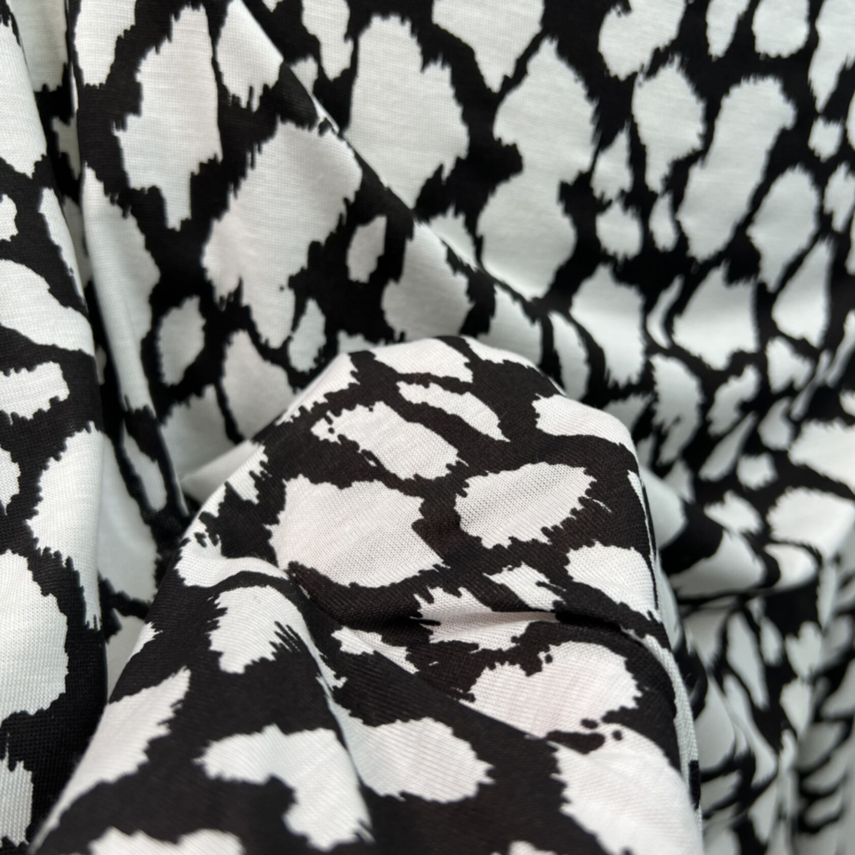 Black and shop white jersey fabric