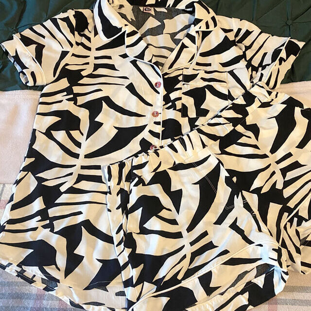 Closet Core Patterns - Carolyn Pyjamas Pattern (Sizes 0-20) / Customer Make by Sadie - Viscose Challis - Palmer Black Fabric - Closet Core Patterns Carolyn Pyjamas - August 2023 (2)