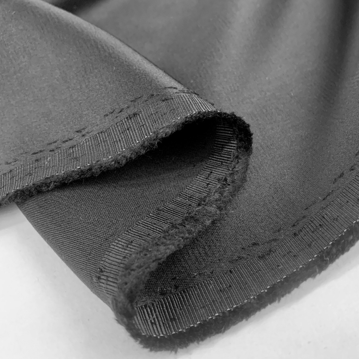 Hold On - Viscose twill shirting fabric in plum - Fold 1