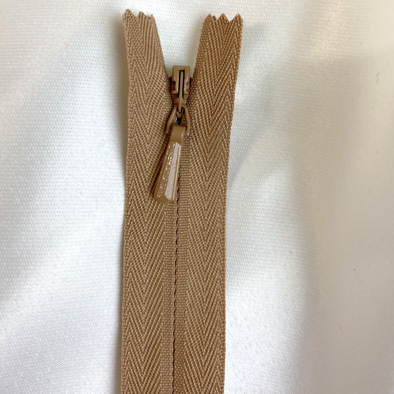 Invisible Zipper -18 inch