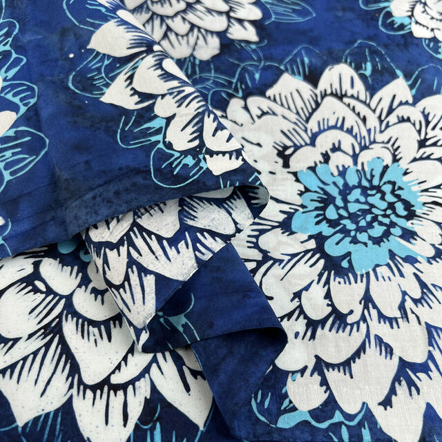 Hoffman Bali Cotton Lawn - Hummingbird - White