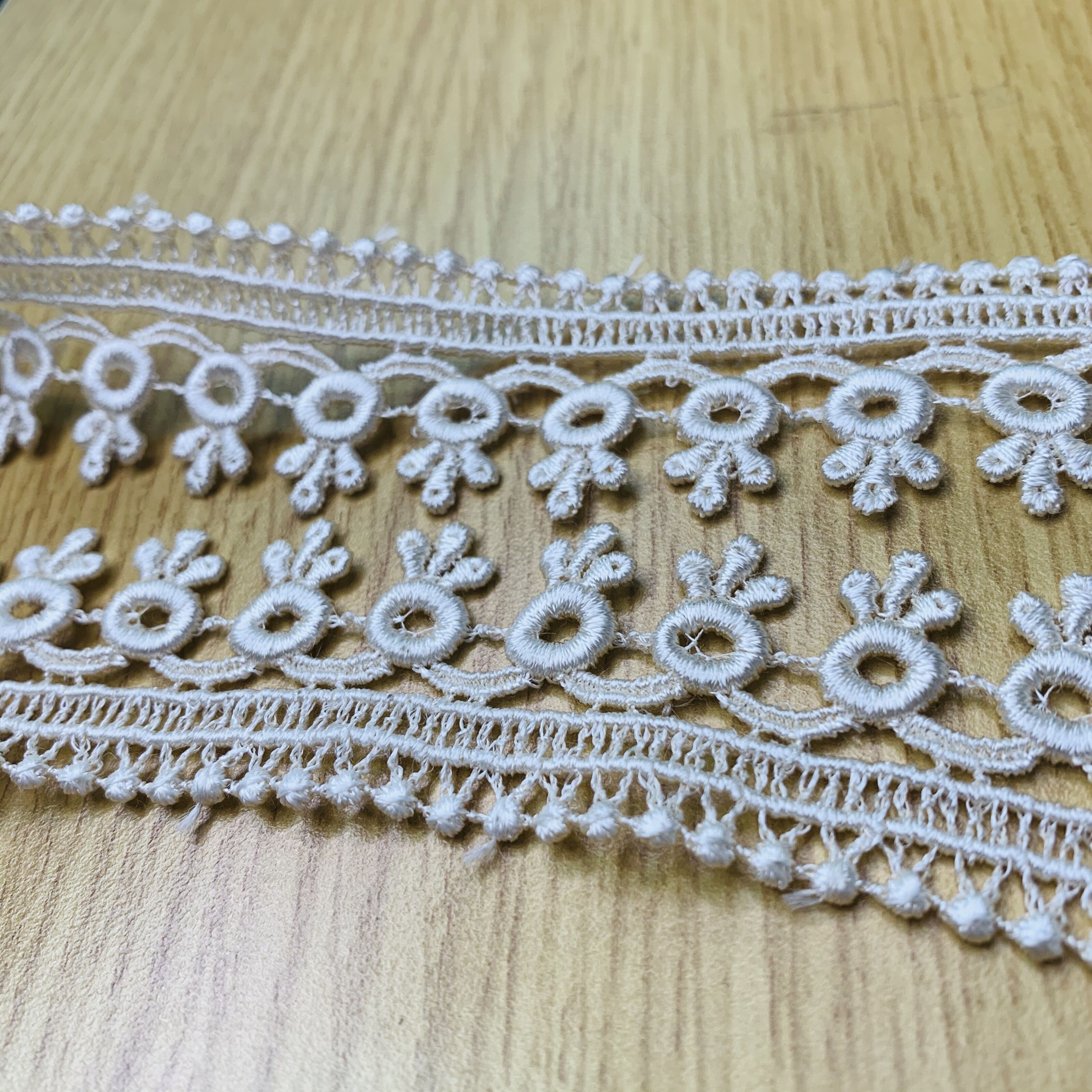 frilled lace trim
