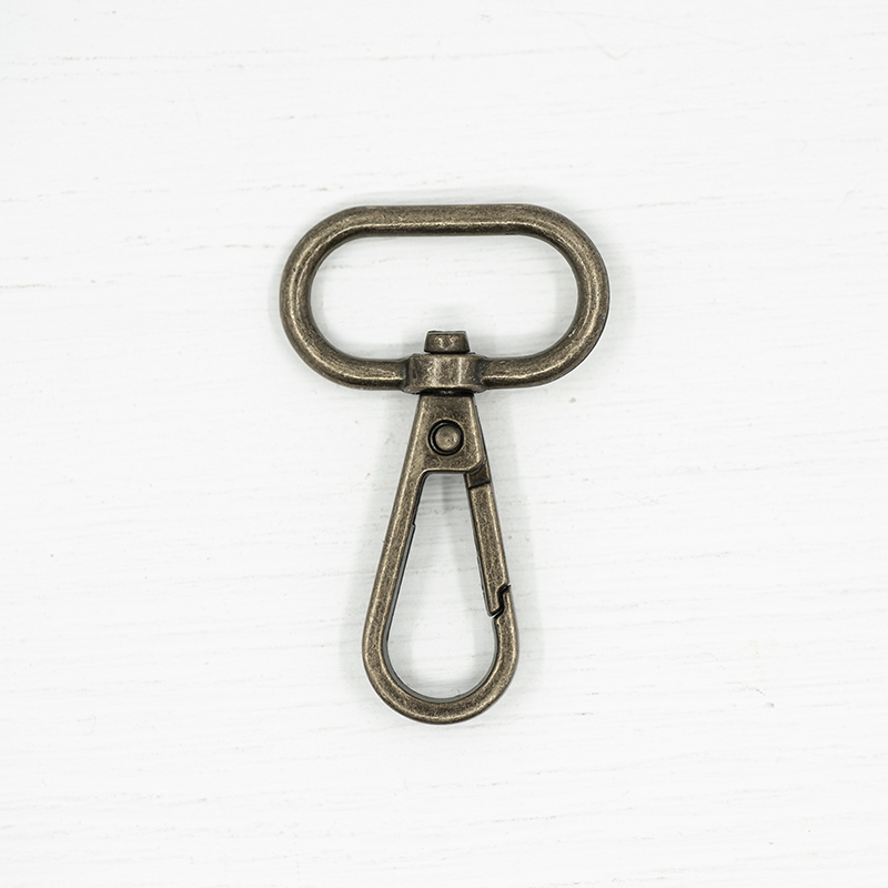 https://www.croftmill.co.uk/images/pictures/haberdashery/metal-strap-hook-25mm-small-brass-antique-vintage.jpg?v=25bd2497