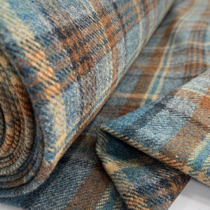 Miss Marple - British wool tweed fabric - Yaarkshire - Roll