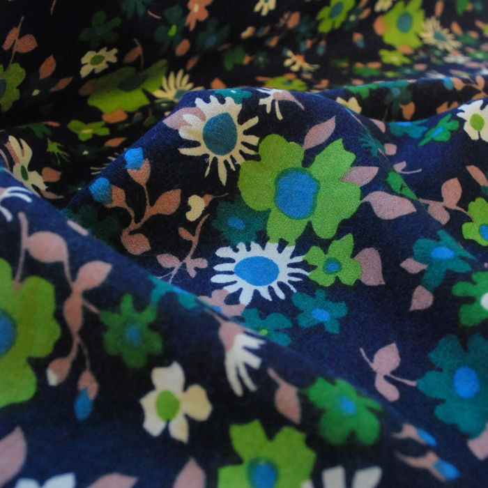 Vintage fabric Daisy blue floral cu
